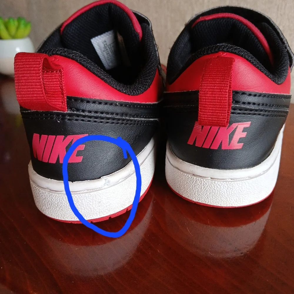 Nike Court Borough Sneakers Shoes red black size 2Y - Picture 4 of 7